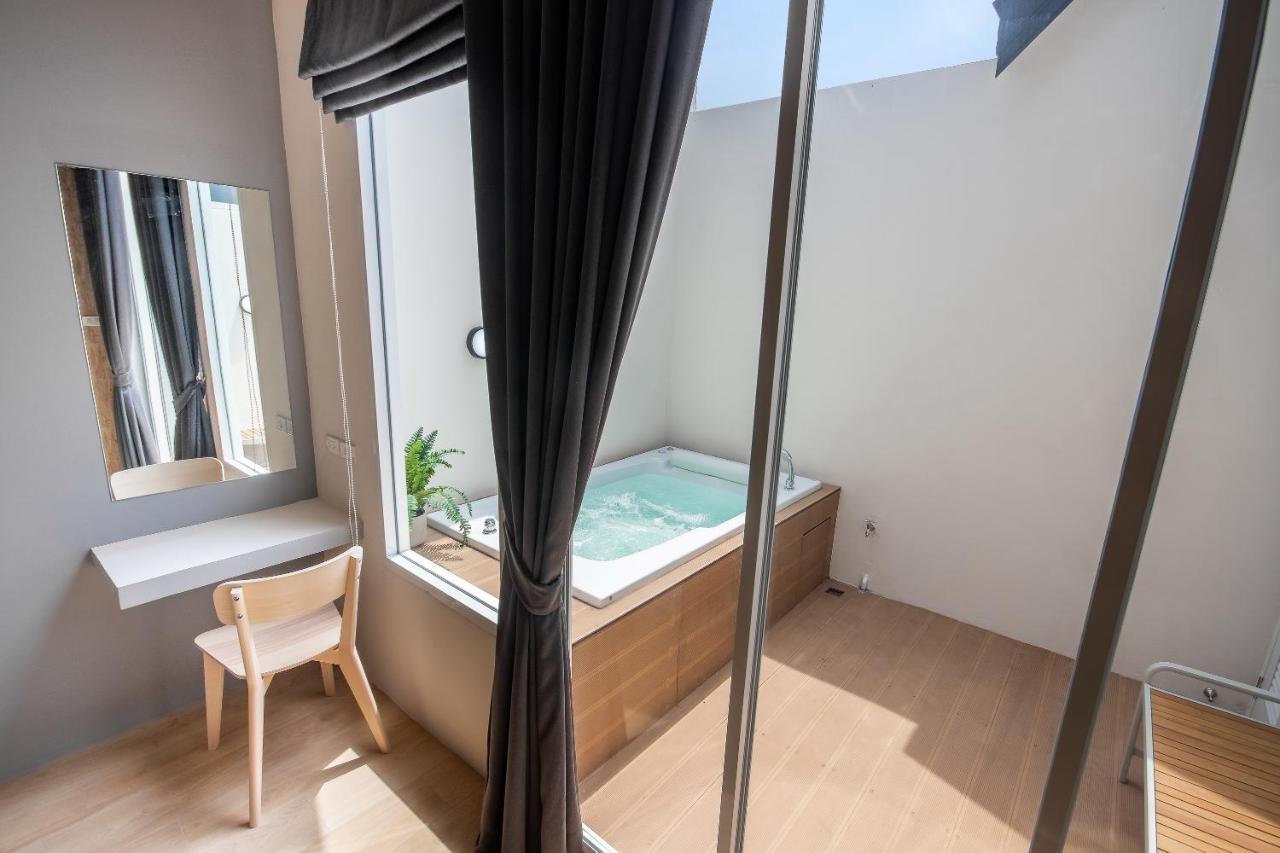 Appartement Nidhra นิทรา à Ban Lat Krachaeng Extérieur photo